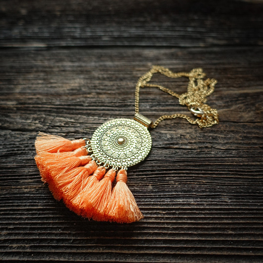 Boho Love- wisior z chwostami Mró Soutache
