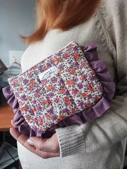 kosmetyczki Kosmetyczka falbanka kwiatowa