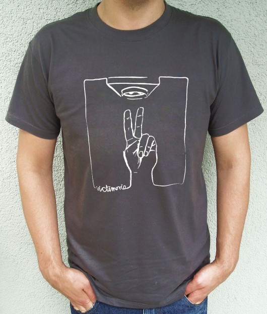 T-shirt unisex VICTIMORIO - ciemny grafit MUNGO