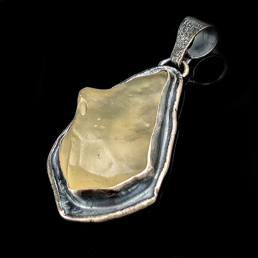 wisiory Szkło libijskie