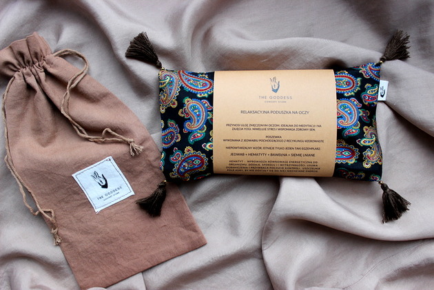 Relaksacyjna  jedwabna poduszka na oczy upcycling VENUSS concept store