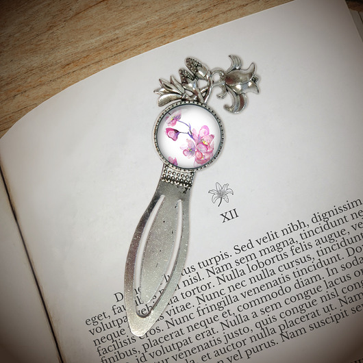 zakładki do książek Zakładka do książki - Kwitnąca wiśnia - lilia