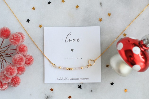 złote naszyjniki Dowolne Słowo - Alfabet Morse'a - Kwarc różowy z serduszkiem