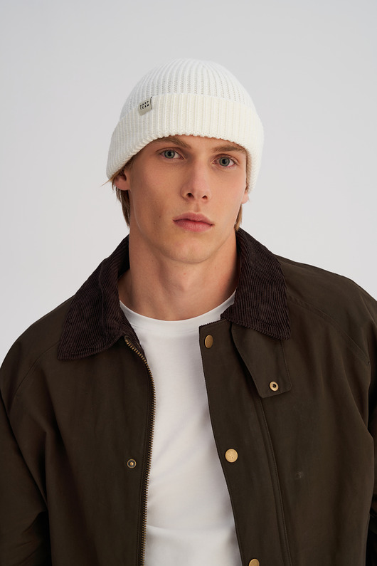 czapki i kapelusze męskie Krótka czapka prążkowana biała