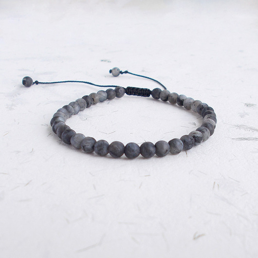 bransoletki z kamieni naturalnych Larvikit mat 4 mm bransoletka czarny sznurek