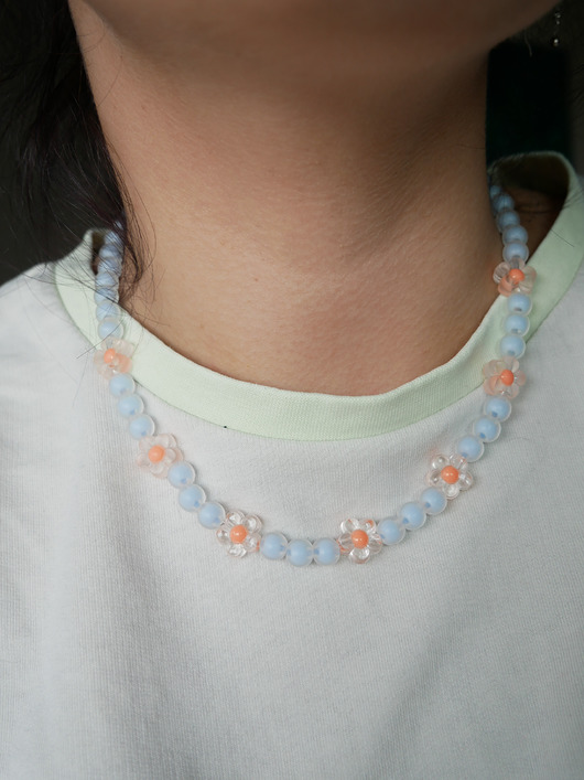 chokery Błękitny naszyjnik choker z koralików KWIATY