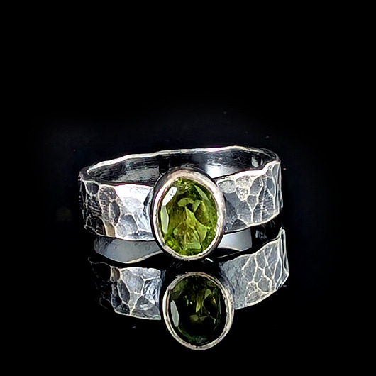 pierścionki srebrne Pierścionek wild thing- peridot