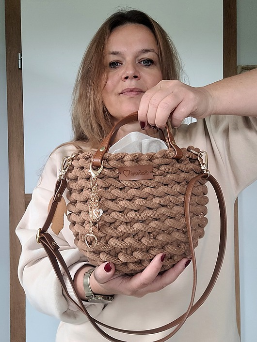 torebki mini Torebka Mini z sznurka bawełnianego - karmel z złotą nitką