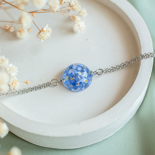 bransoletki z żywicy Bransoletka z niezapominajkami