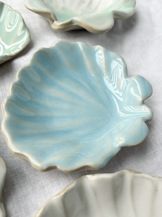 patery i talerze Ceramiczna muszla, muszelka - talerzyk na biżuterię