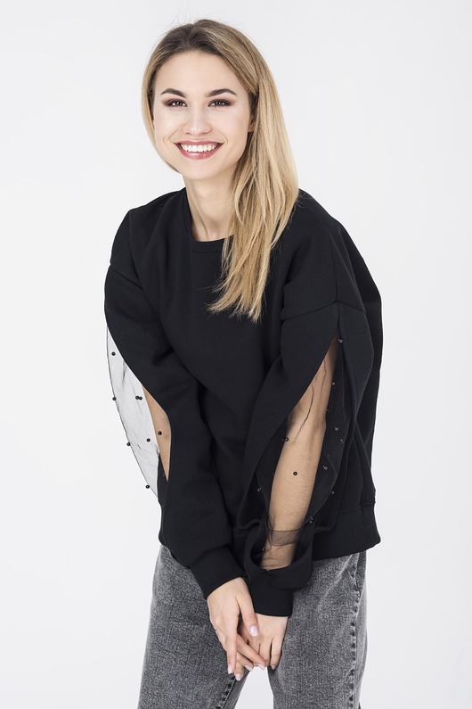 Bluza z perłami na rękawach czarna Blush Love