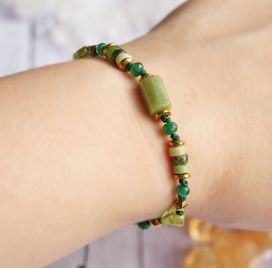 bransoletki z kamieni naturalnych NADZIEJA II - amulet- nefryt, chryzopraz, oliwin