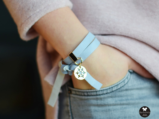 baby blue snowflake suede barboleta