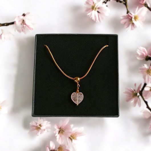 chokery Uroczy naszyjnik: serduszko KWARC TRUSKAWKOWY: wyjątkowy prezent