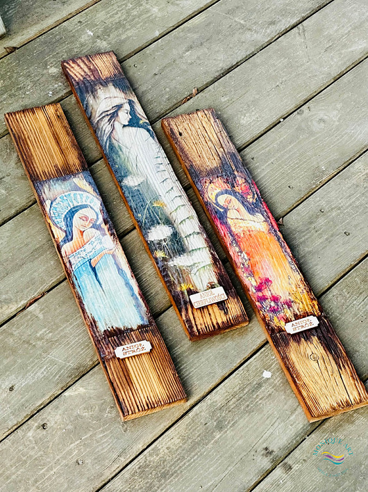 obrazy Rustykalna deska z aniołem, prezent, anioł na desce, anioł stróż