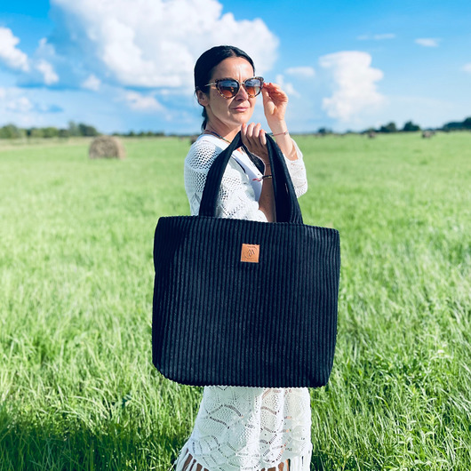 torby na ramię Duża torba ze sztruksu "Mili City Vibes" - czarna