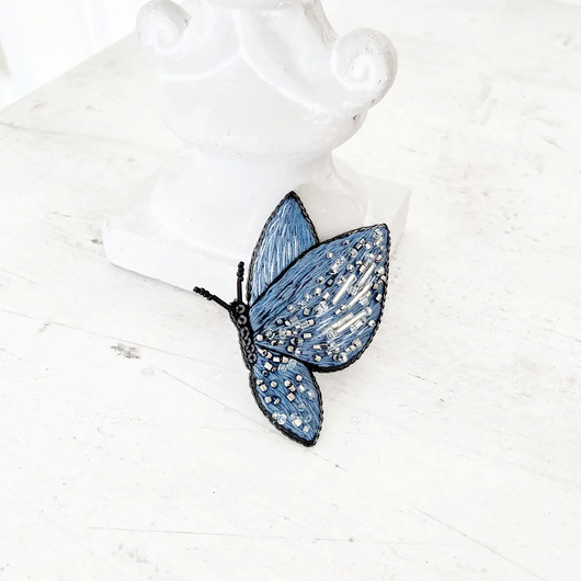 broszki Broszka MOTYL 13  ręcznie haftowana przypinka motylek owady