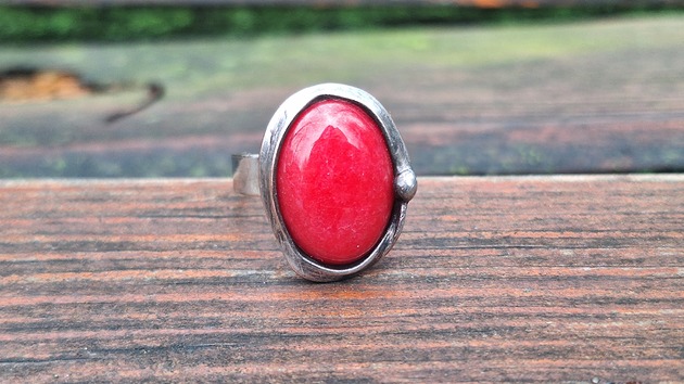 pierścionki - różne Piekielna czerwień - pierścionek regulowany