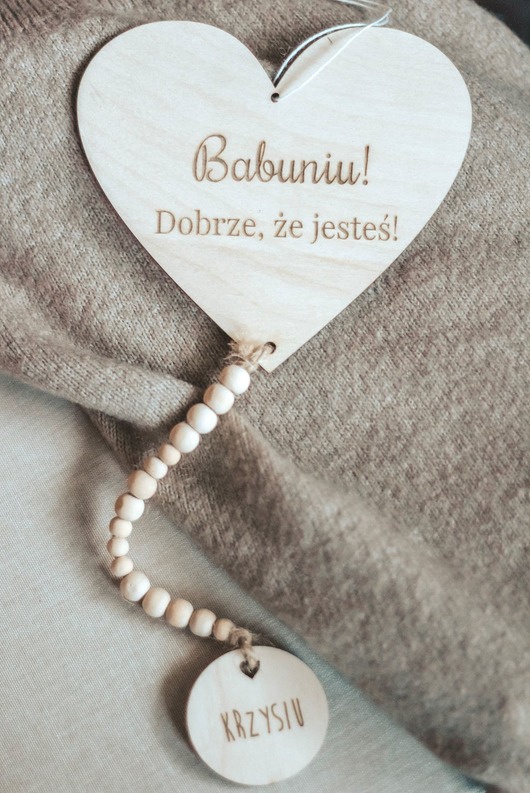 akcesoria dziecięce - różne Drewniana tabliczka - serce na Dzień Babci