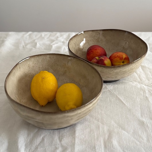 miski i misy Misa ceramiczna / Asymetryczna forma / Ręcznie robiona