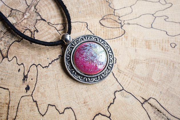 naszyjniki - inne Naszyjnik ceramiczny w oprawie