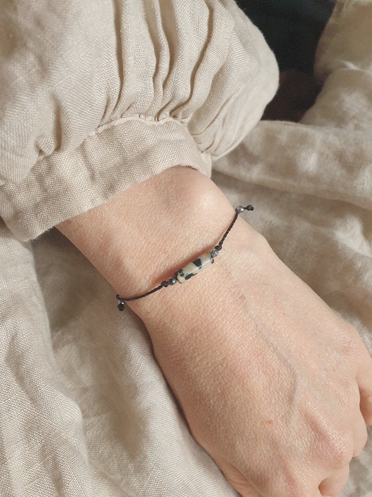 bransoletki z kamieni naturalnych Bransoletka BOHO sznurkowa czarna, jaspis dalmatyński, hematyt