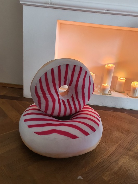 poduszki do pokoju dziecka Poduszka  pączek Donut Paski