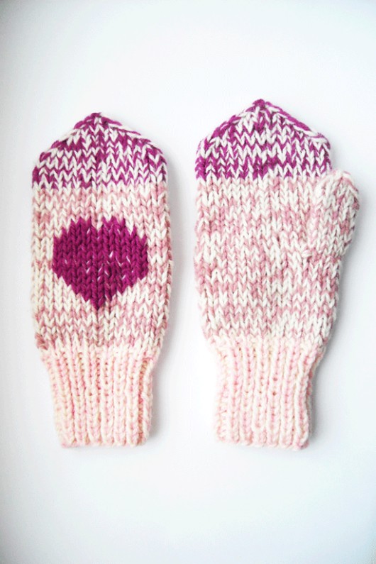 Różowe serca more than sweater
