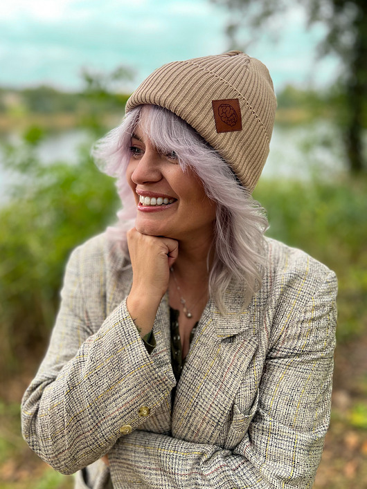 czapki damskie Bawełniana czapka beanie logo ekoskórka Beżowa