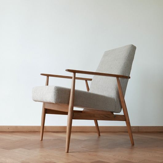 fotele Fotel Lisek PRL, Typ 300-190, Po renowacji, Vintage, Beżowy; Dębowy