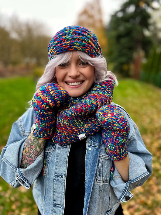szale damskie Komin ręcznie robiony MERINO 50% "Pokojowe granaty"