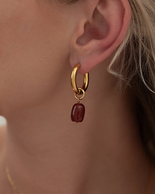 kolczyki pozłacane Złote wiszące kolczyki z czerwonym naturalnym kamieniem ze stali chirurgiczne