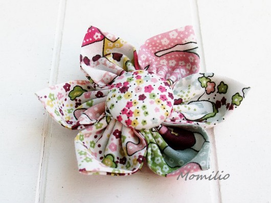flower brooch Momilio