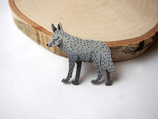 Broszka WILK   Made in Forest