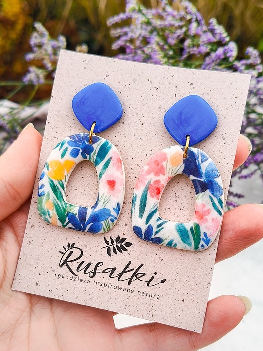 kolczyki z masy plastycznej Kolczyki kwiatowym wzorem, inspirowane łąką dla wielbicielki przyrody
