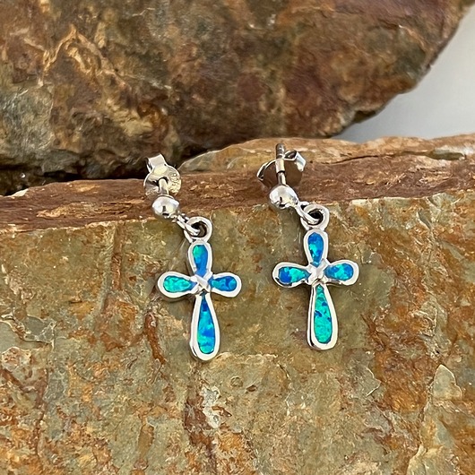 kolczyki srebrne Kolczyki delikatne srebrne 925 - krzyżyki z opalem rekonstruowanym