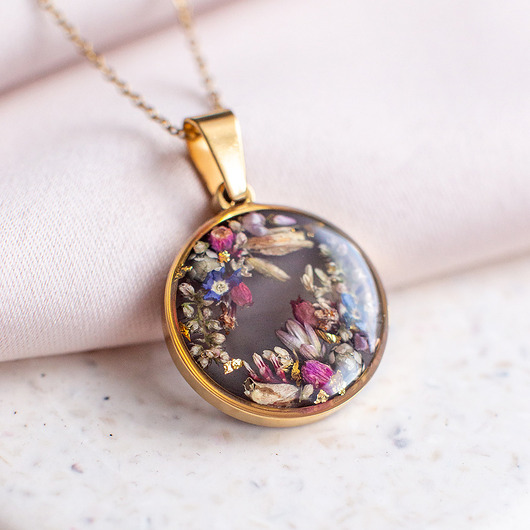 wisiory Wisiorek z kompozycją kwiatową