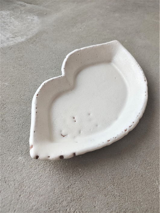 Ceramiczne naczynie na biżuterię Usta POTPOTSTUDIO