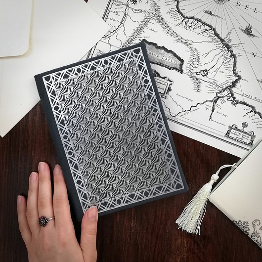 pokrowce i etui - różne Etui Pani Art Deco na czytnik Inkbook Calypso personalizacja