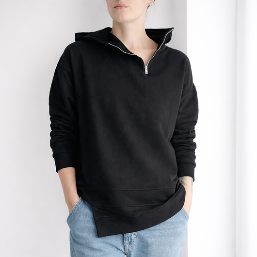 bluza z kapturem damska Czarna bluza oversize z kapturem i asymetrycznym dołem