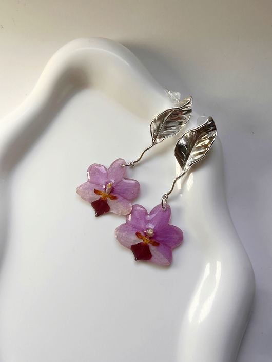 kolczyki z żywicy Piękne kolczyki ze stroczykiem - prawdziwa orchidea