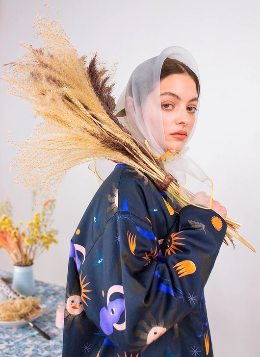 BESTSELLER : Wiosenne kimono "KOSMOS" Zwei frauen