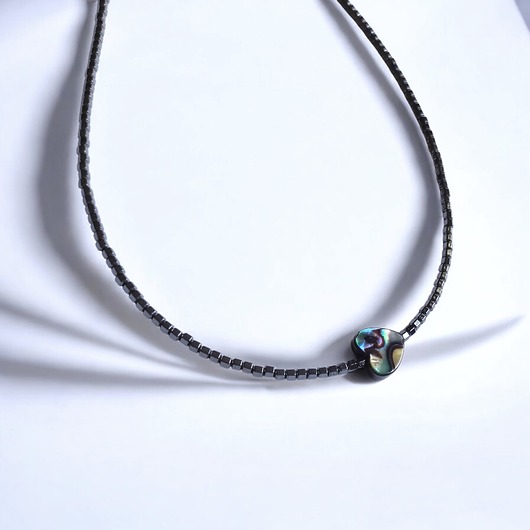 chokery Choker z serduszkiem : muszla PAUA, hematyt grafitowy