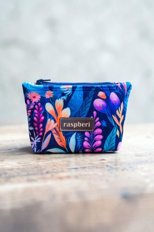 pokrowce i etui - na klucze Etui na klucze z granatowego weluru w różowe i fioletowe kwiaty handmade