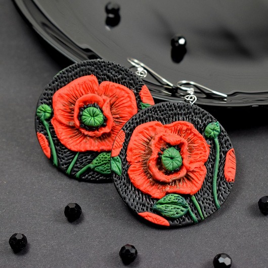 kolczyki z masy plastycznej Długie kolczyki wiszące "czerwone maki"