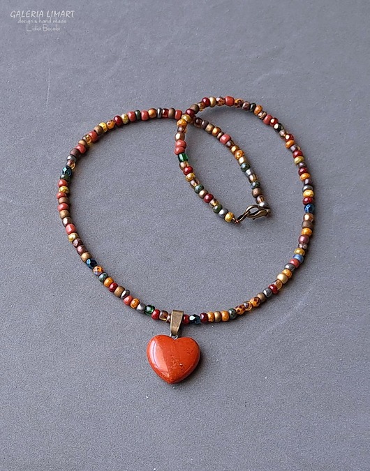 wisiory Urocze serce z jaspisu brekcja prezent handmade dla ukochanej osoby