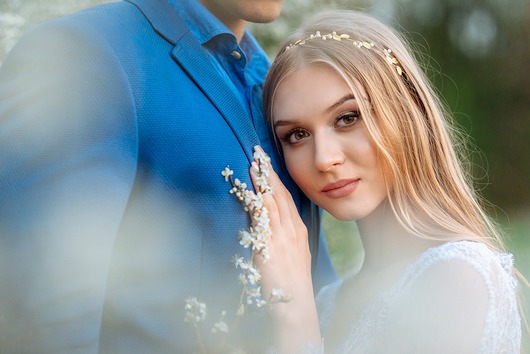 Złoty wianuszek z pastelowymi perełkami  Anelis Atelier