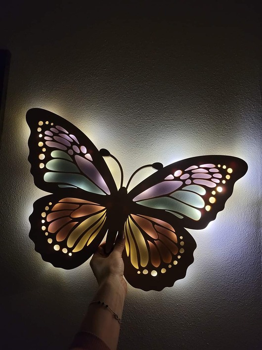 lampy do pokoju dziecka Oryginalna drewniana lampka MOTYL pastelowy.