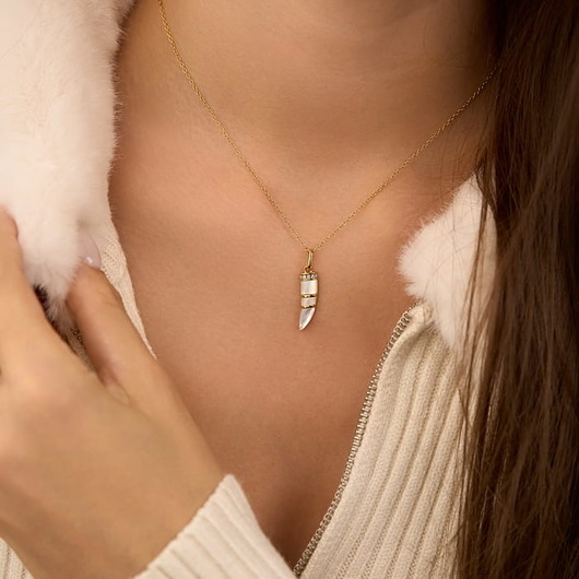 złote naszyjniki Naszyjnik kieł masa perłowa 925 pozłacane