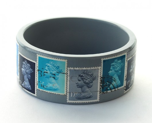 Queen in blue artrachela